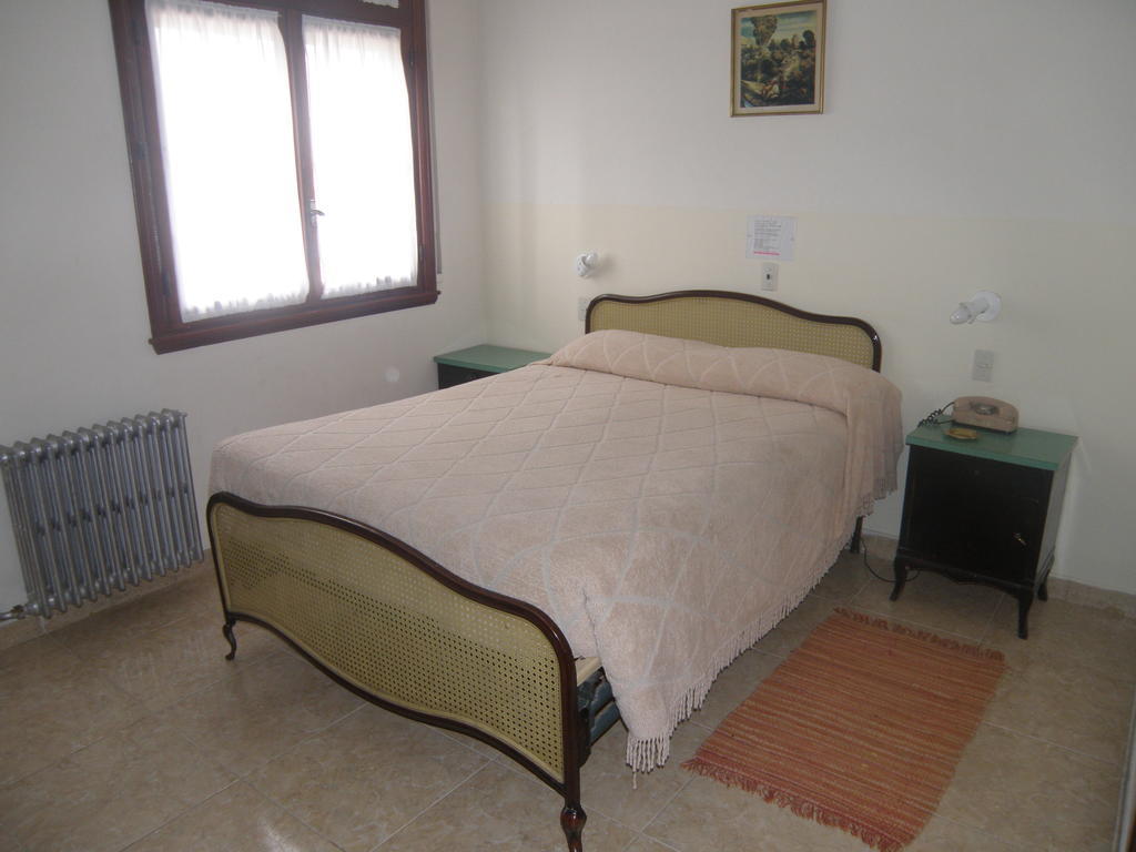 Hotel Touring Club Trelew Habitación foto