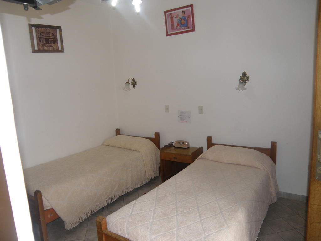 Hotel Touring Club Trelew Habitación foto